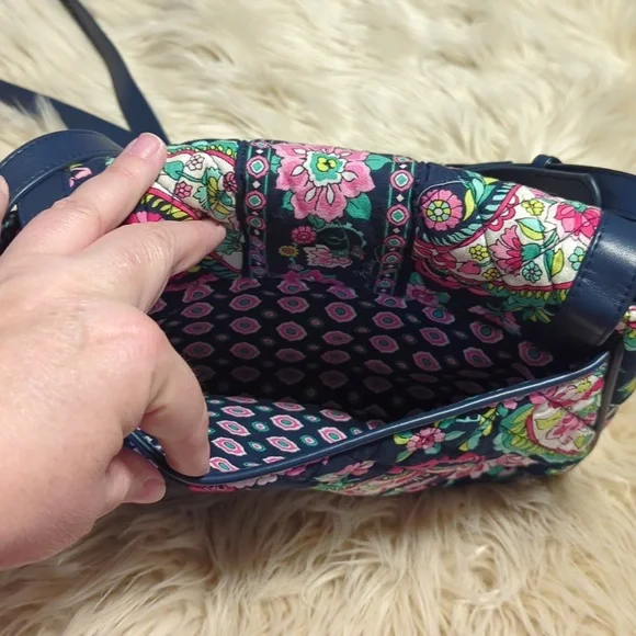 Vera Bradley Paisley flower pattern - Picture 3 of 7